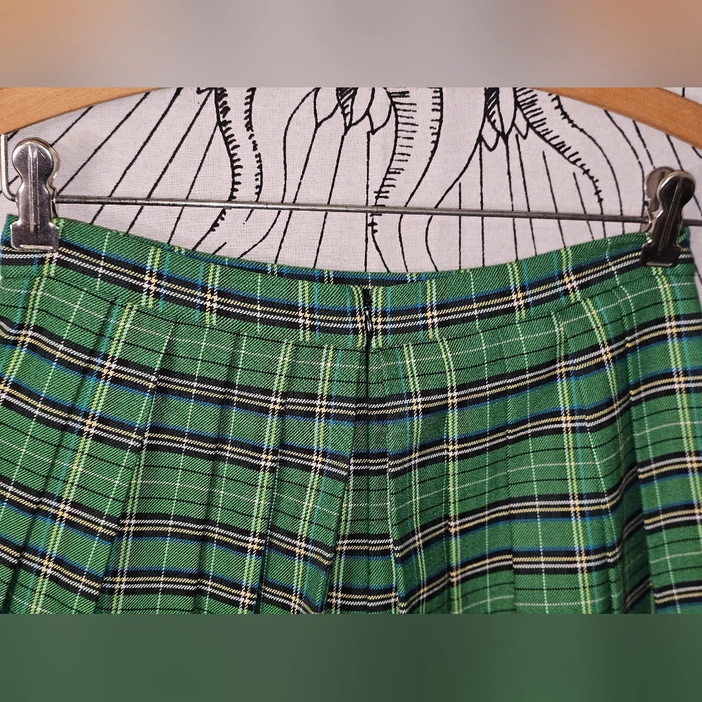 Like New Maje Green Plaid Pleated Invert Skort 26